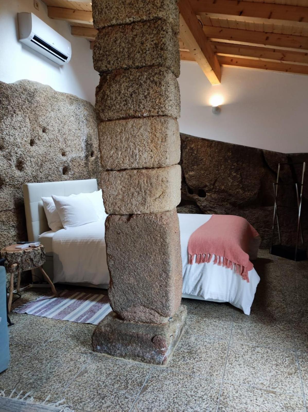 Casa Do Meio Em Quinta De Sao Pedro De Vir-A-Corca Monsanto Zewnętrze zdjęcie